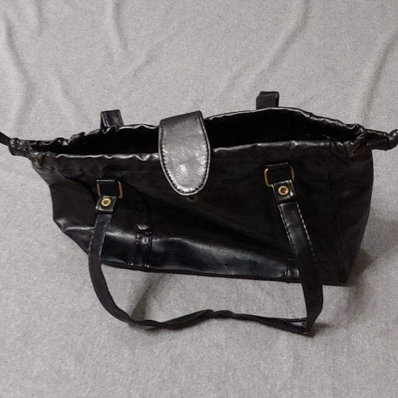 Small Cute Black Bag 💗 - Picture 3 of 4